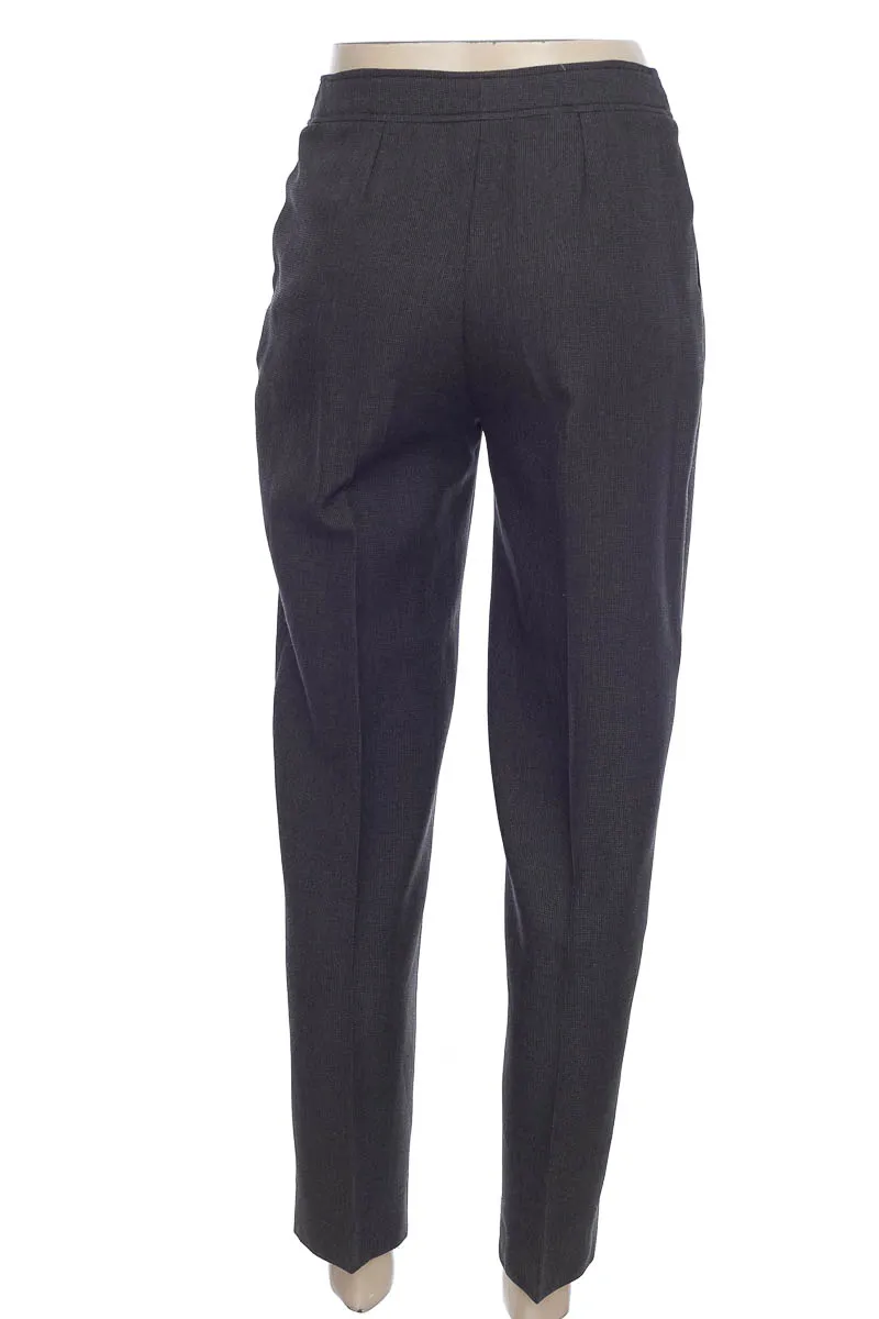 Grey Pants Bettina Spitz