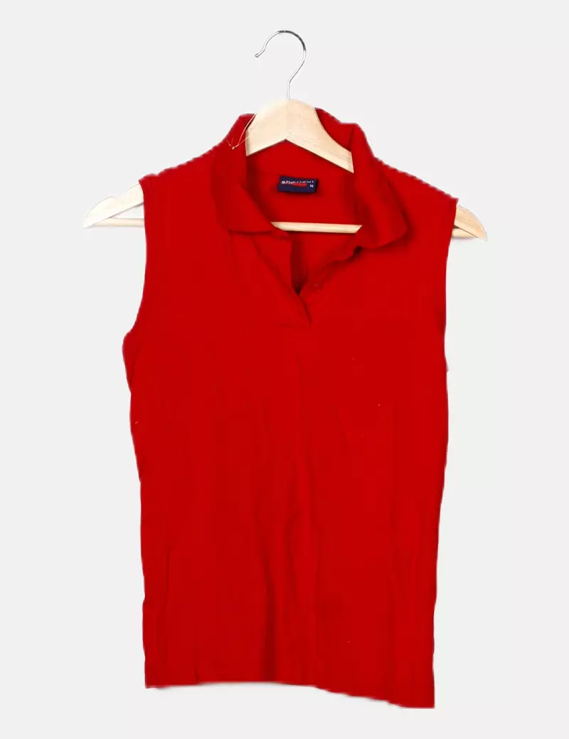 Red casual polo shirt with shortcut hem.